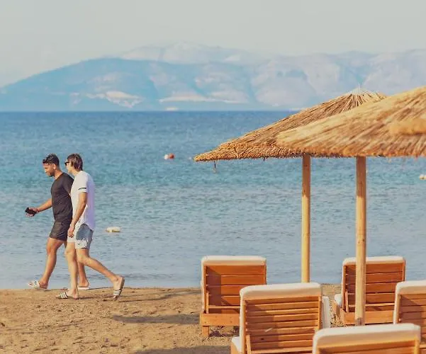 Aparthotel La Playa Grande 3*